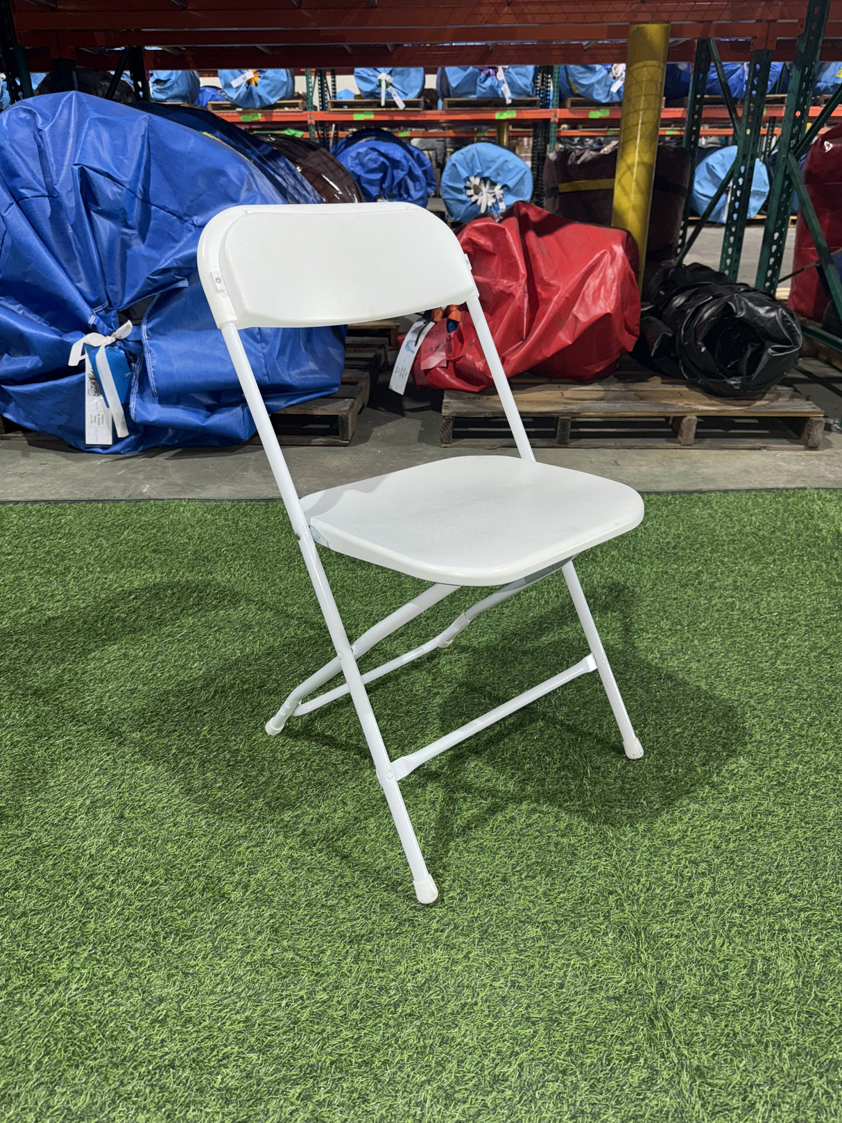 HD Pro White Plastic Folding Chair