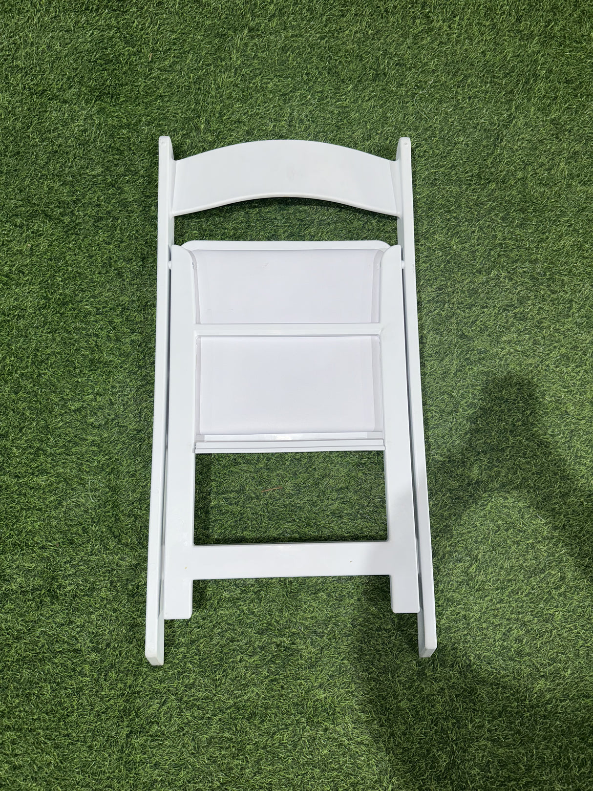 HD Pro White Resin Folding Chair