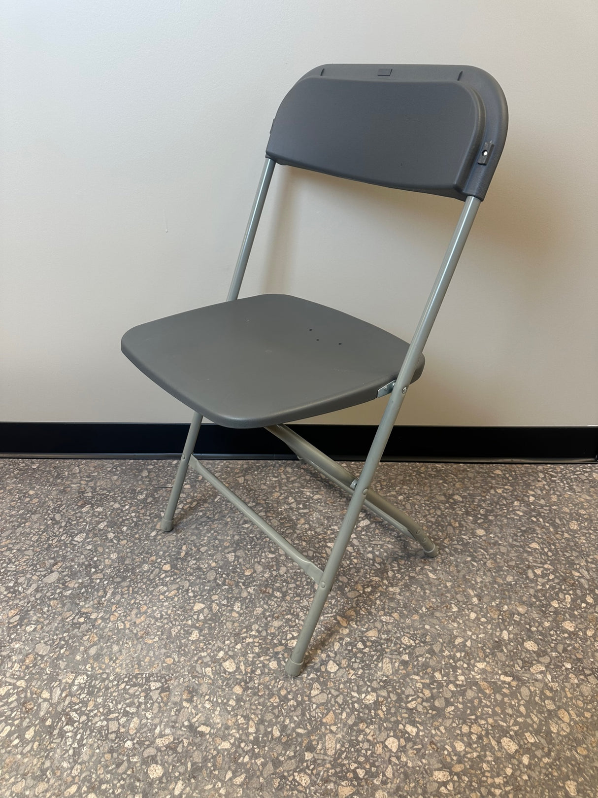 HD Pro Gray Plastic Folding Chair