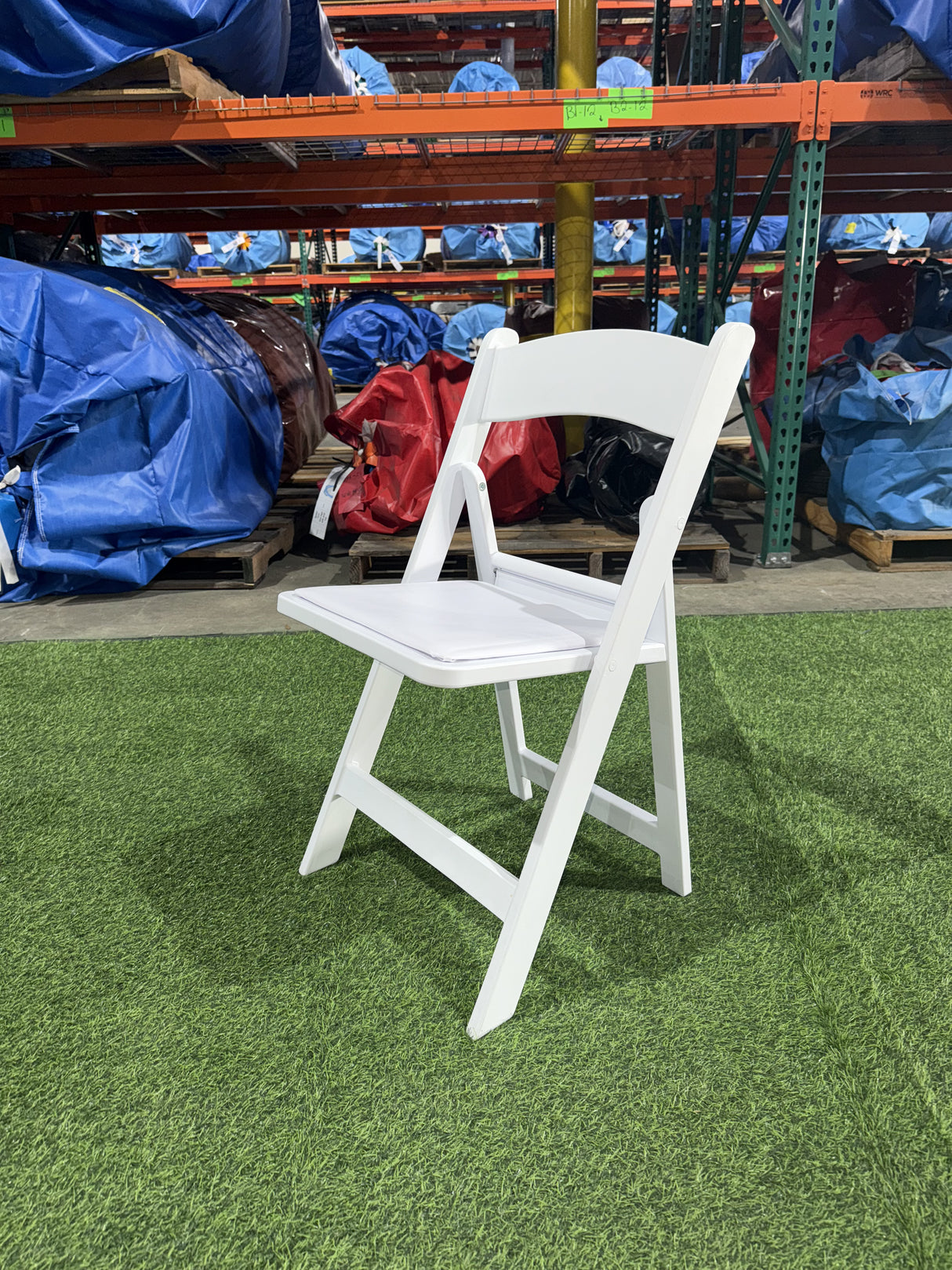 HD Pro White Resin Folding Chair